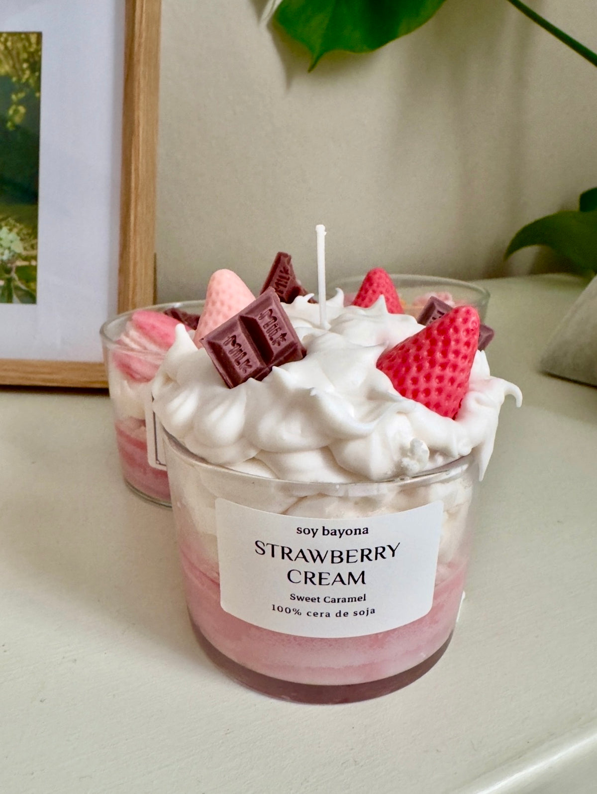 Vela Strawberry cream