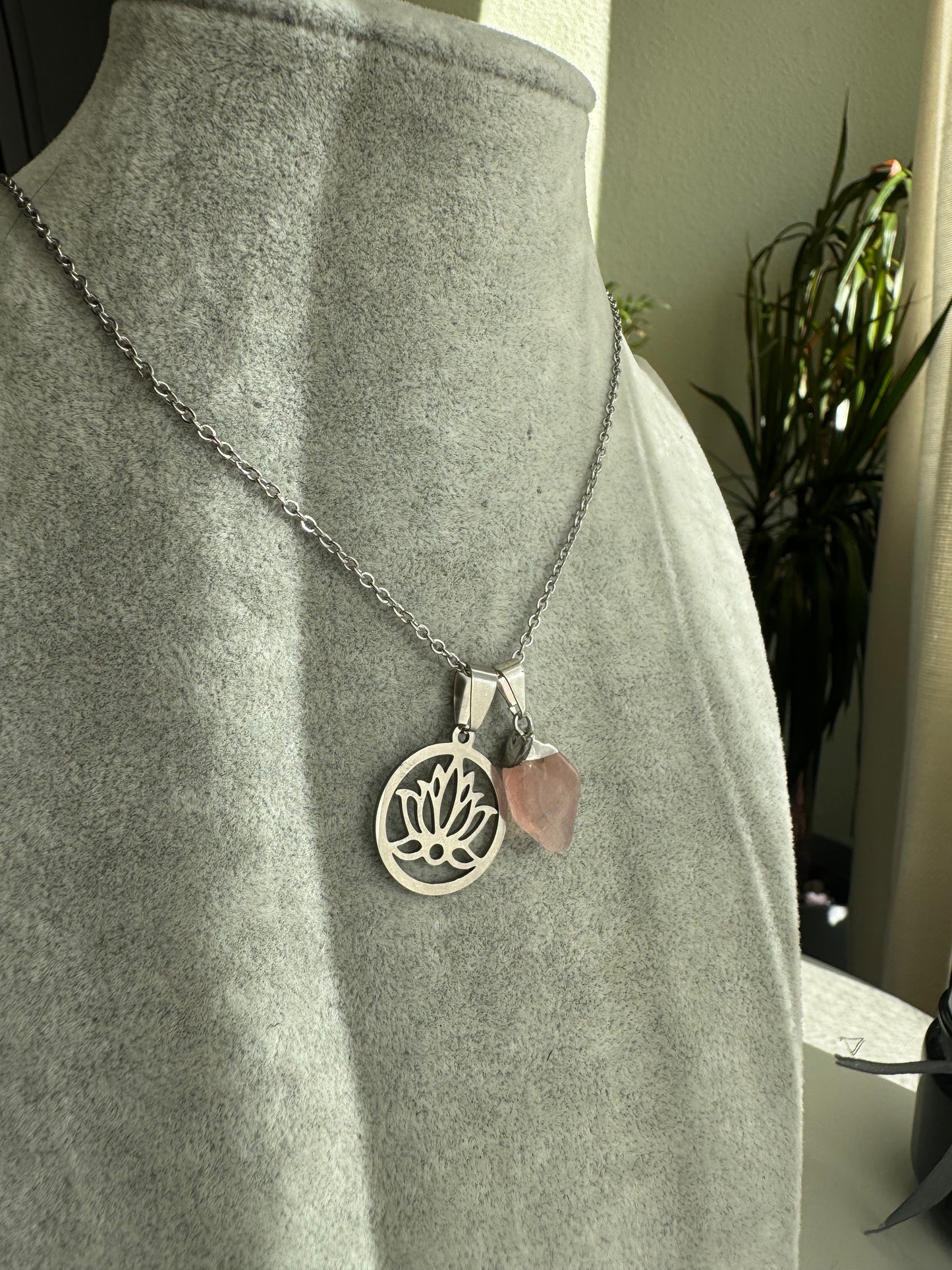 Collar Cuarzo Rosa Flor de Loto