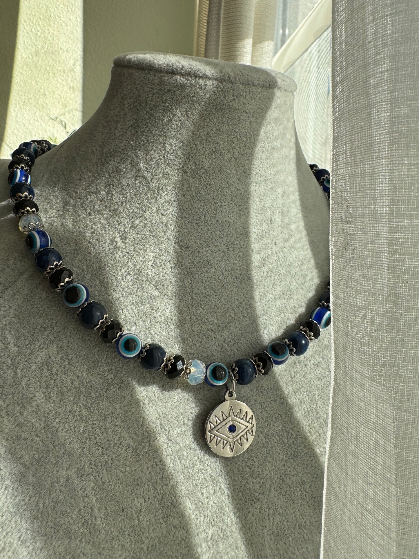 Collar Lapislázuli “Ojo turco”